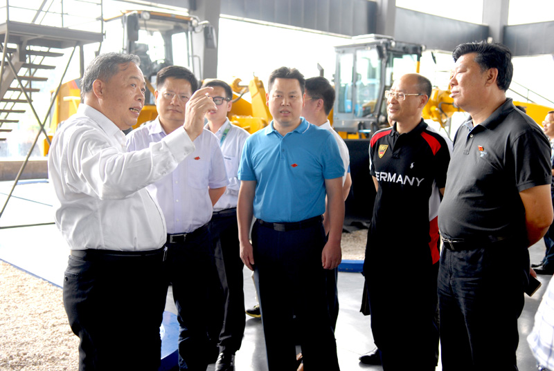 廣西交投集團(tuán)來(lái)柳工學(xué)習(xí)交流