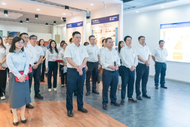 柳工集團黨委舉辦“循足跡 悟思想 感恩奮進譜新篇”主題活動