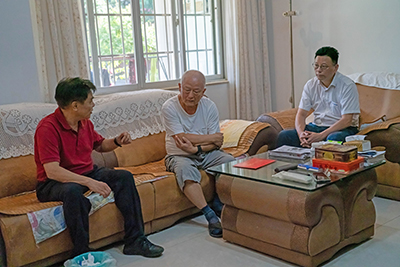 柳州市國慶節前到公司慰問全國勞動模范